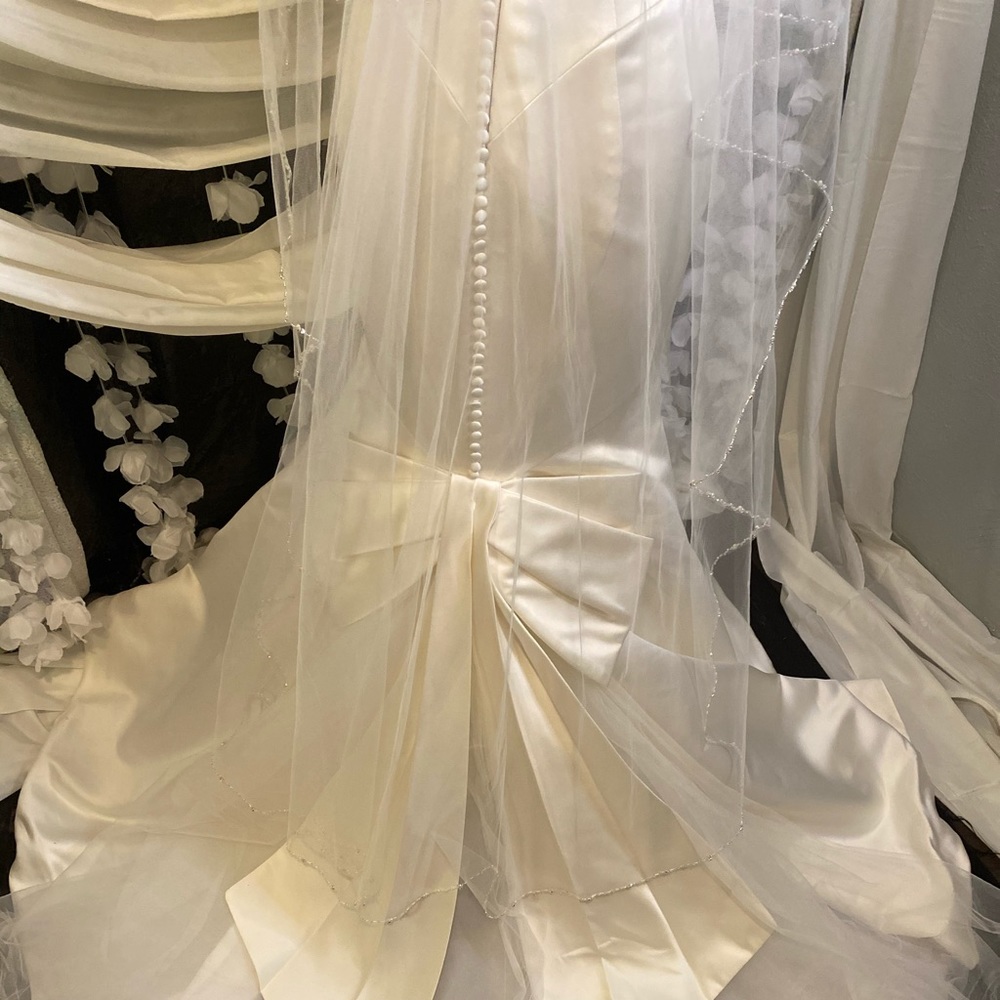 Truly Zac Posen Satin Gown - Picture 4 of 14